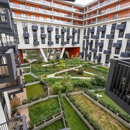 Bright With And Fitness In By Renters 아파트