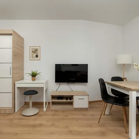 Bright With And Fitness In By Renters Apartment *